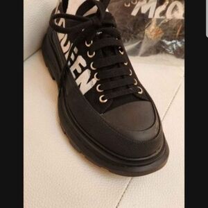 Beautiful AUTHENTIC Alexander McQueen